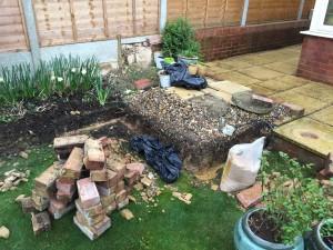 Garden brick border construction - TIDY GARDENS