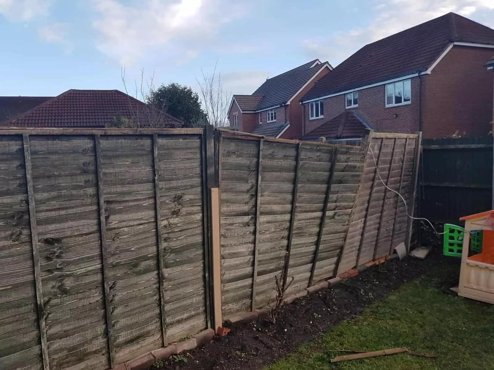 Garden fence work / fencing