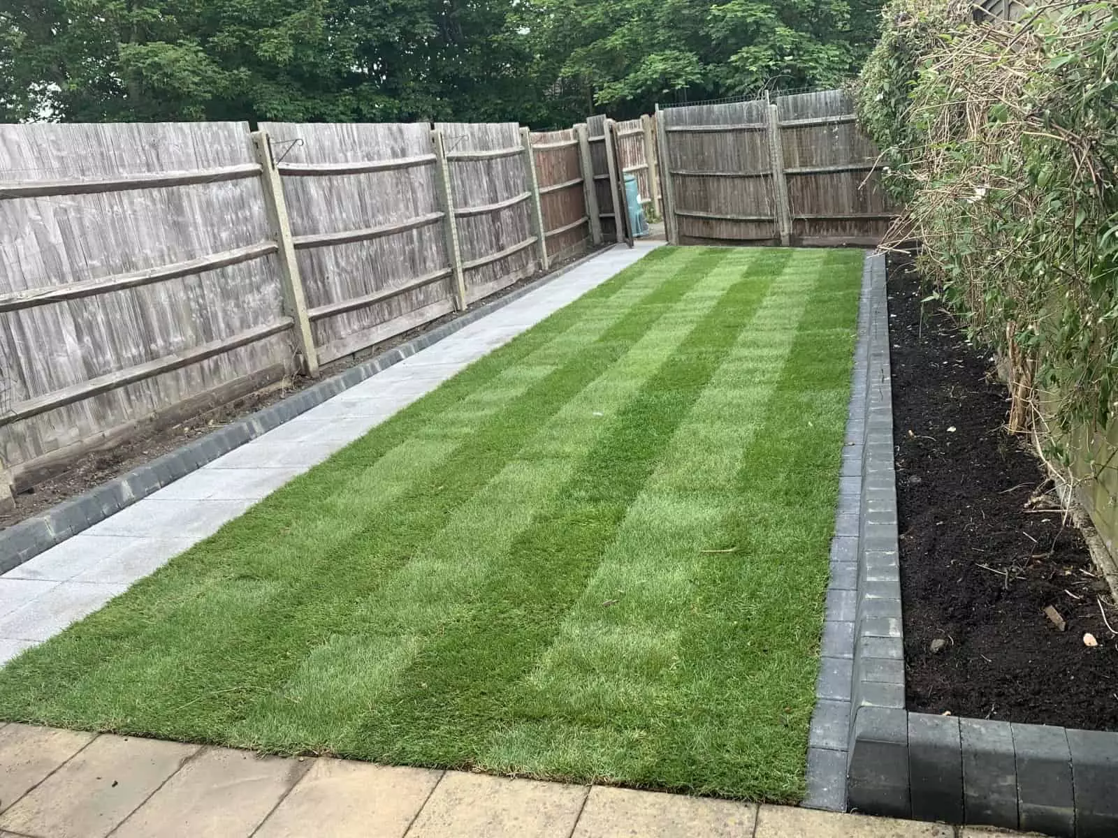 Small garden landscaping & turfing